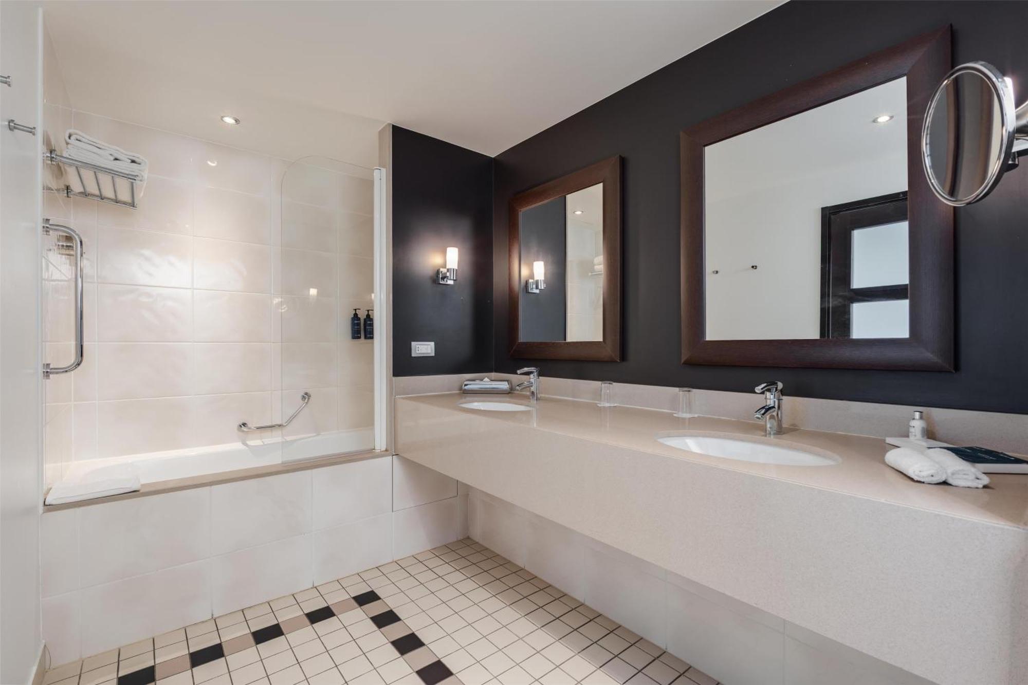 Radisson Blu Hotel, Paris Boulogne Exterior photo